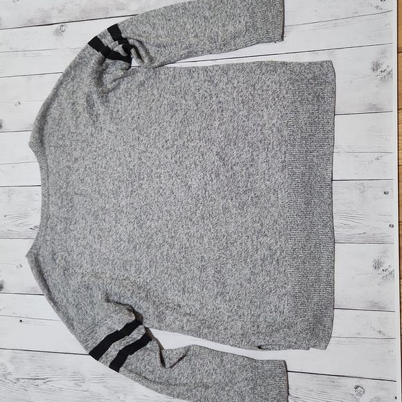 American Eagle light weight Large Womens sweater. - Picture 8 of 8